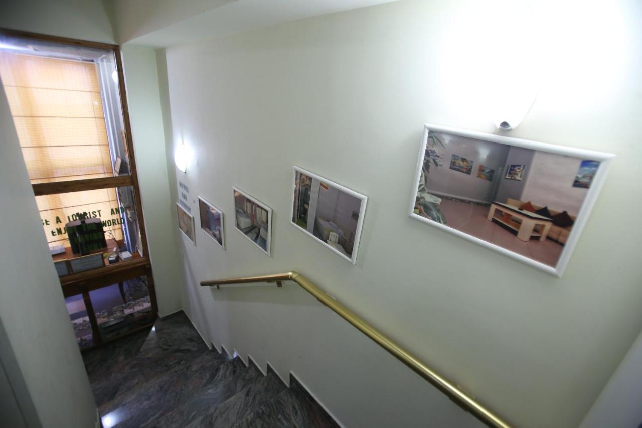 Hotel Pasarela Berat Bagian luar foto