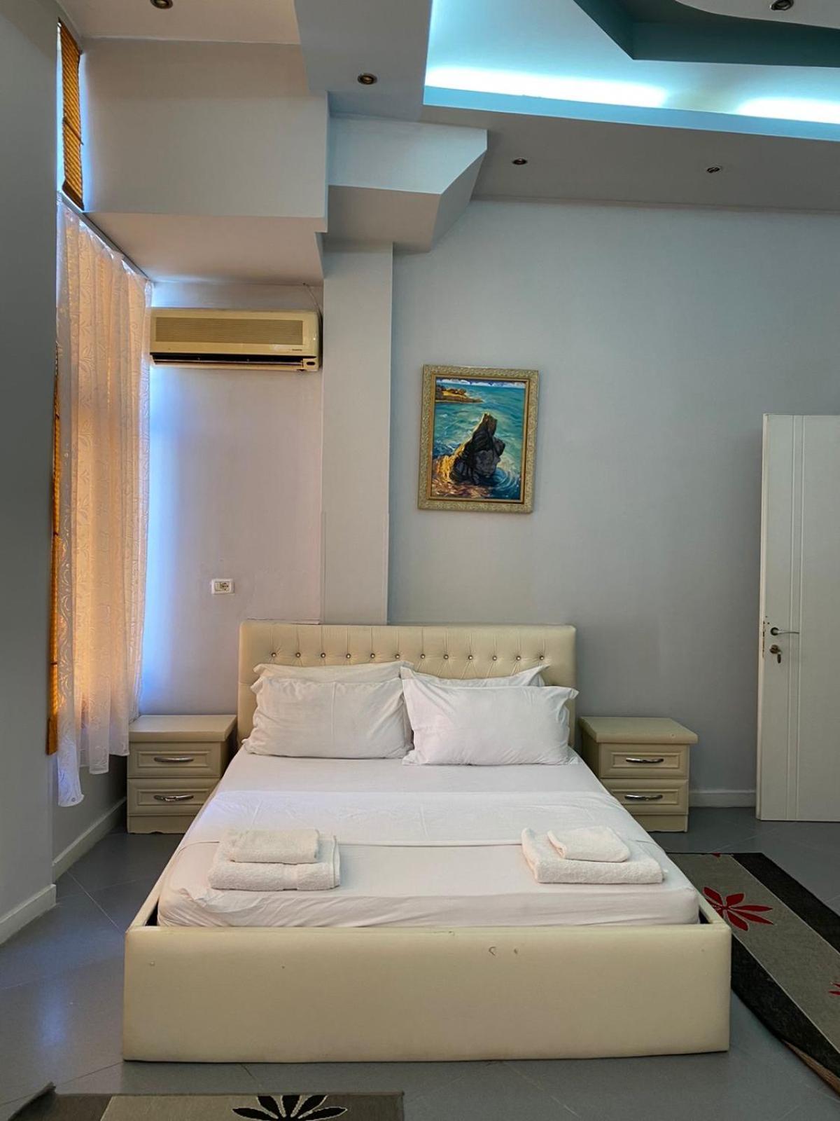 Hotel Pasarela Berat Bagian luar foto